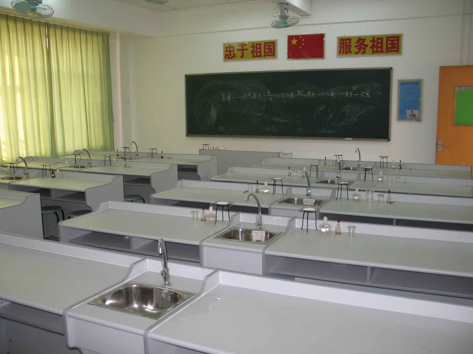 生物實(shí)驗室設備